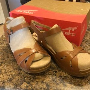 New Dansko Brown Wedges